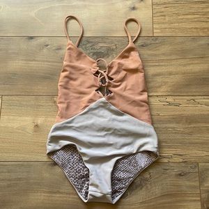 Acacia honey Kokomo bikini